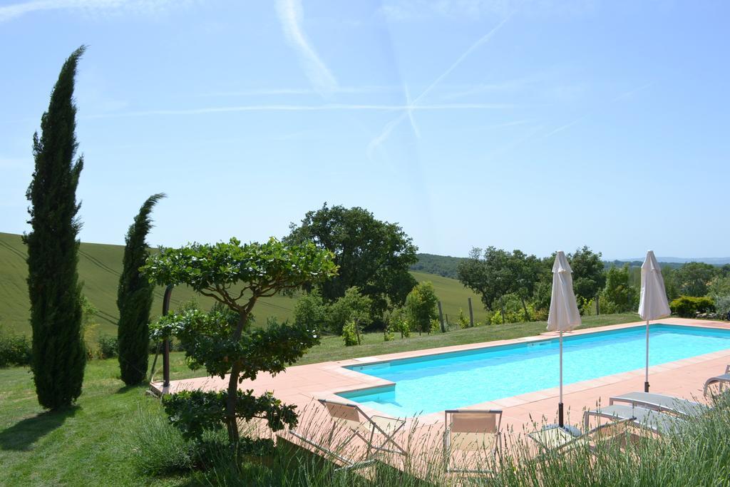 Au Mas Des Calmettes Bed & Breakfast Parisot  Exterior photo