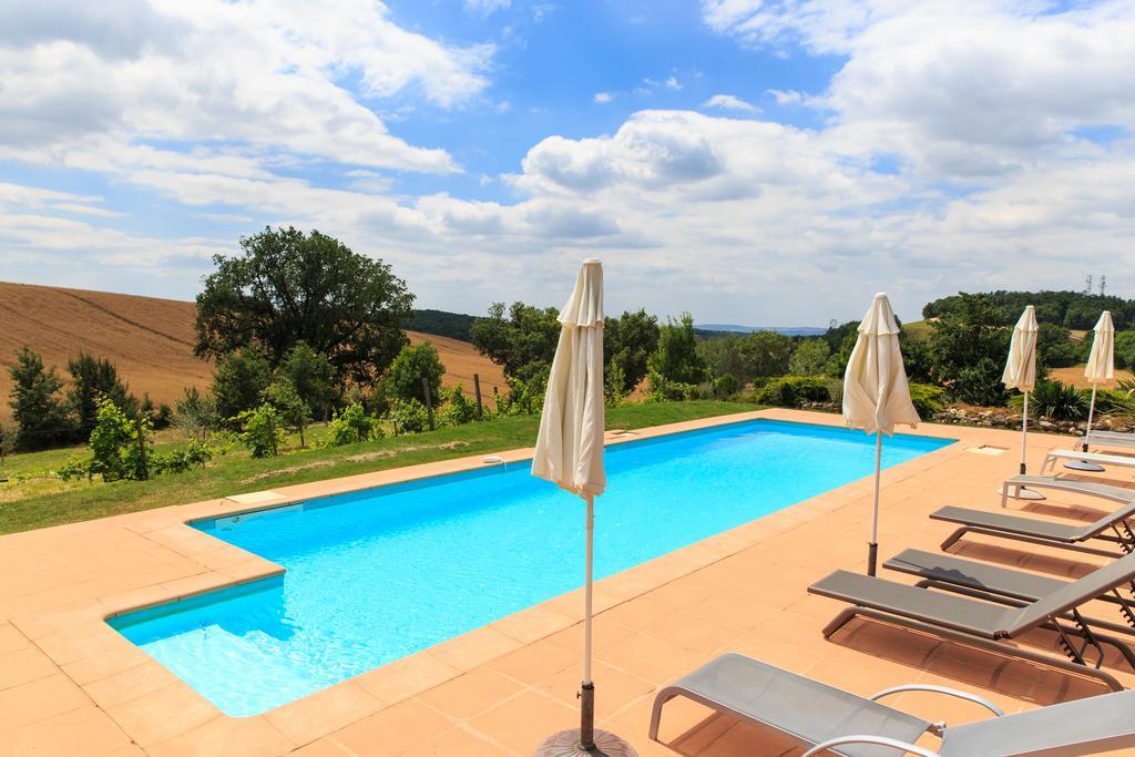 Au Mas Des Calmettes Bed & Breakfast Parisot  Exterior photo