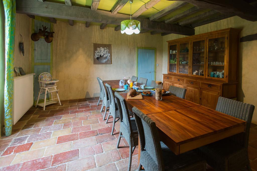 Au Mas Des Calmettes Bed & Breakfast Parisot  Exterior photo