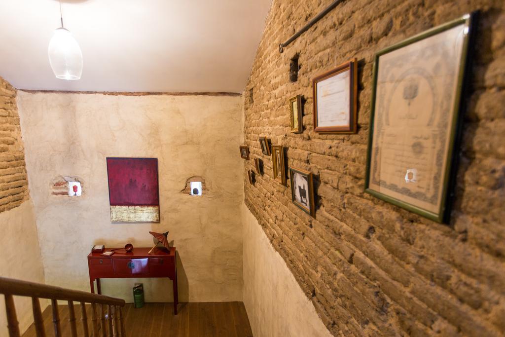 Au Mas Des Calmettes Bed & Breakfast Parisot  Exterior photo