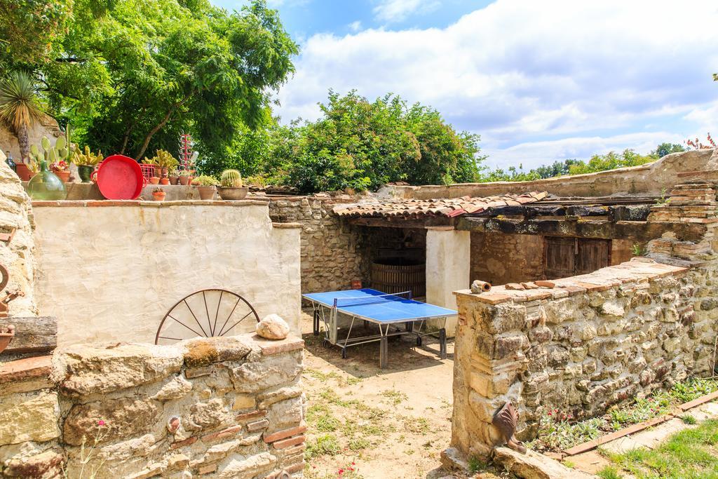 Au Mas Des Calmettes Bed & Breakfast Parisot  Exterior photo