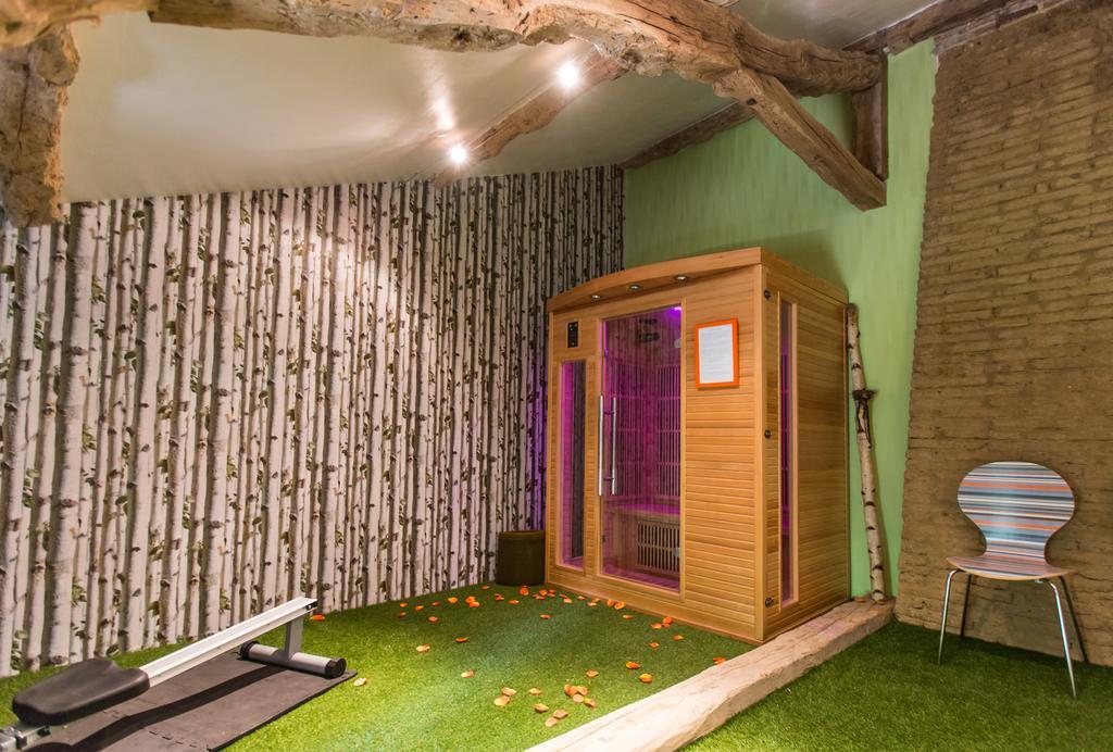 Au Mas Des Calmettes Bed & Breakfast Parisot  Exterior photo