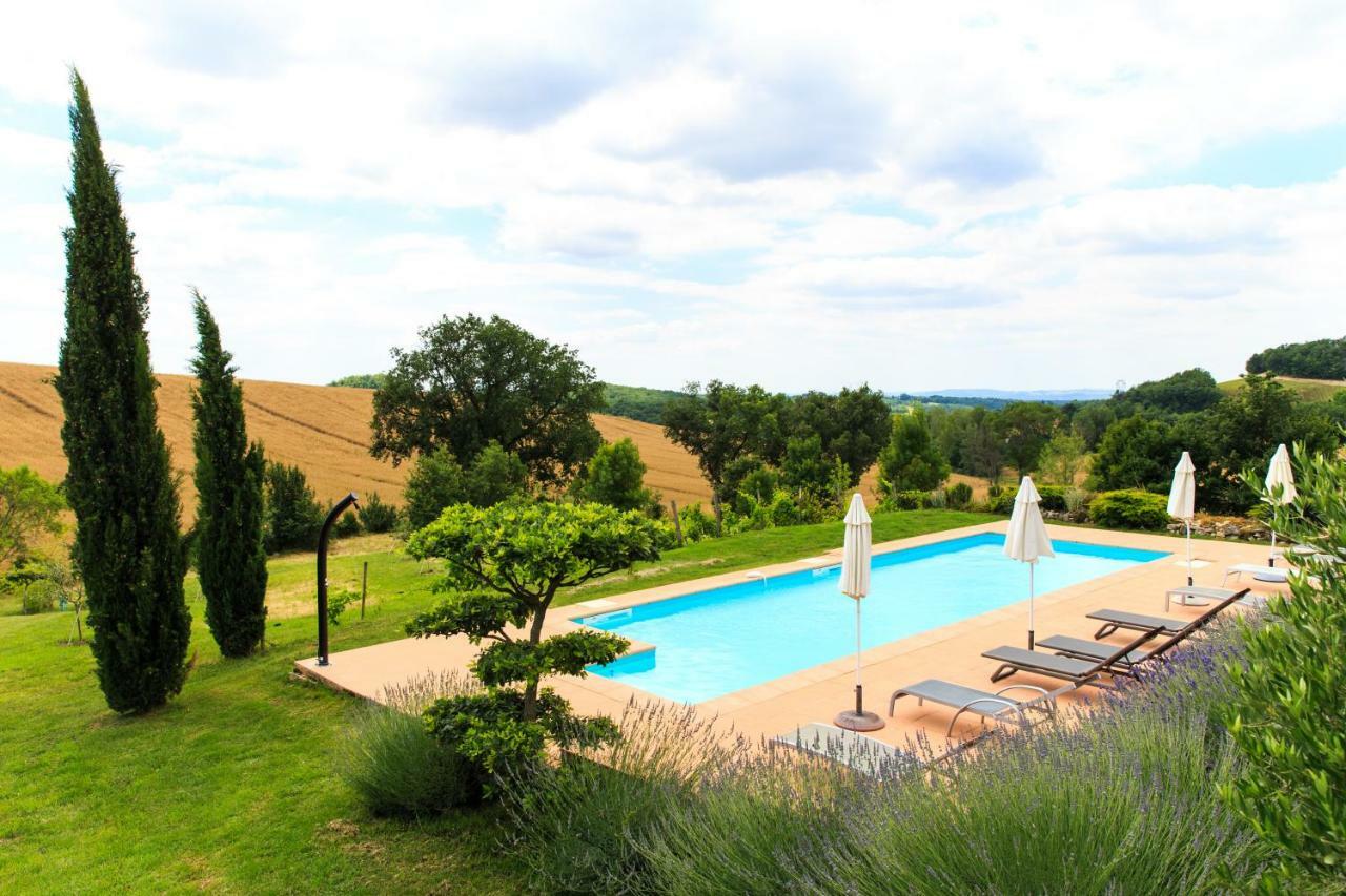 Au Mas Des Calmettes Bed & Breakfast Parisot  Exterior photo